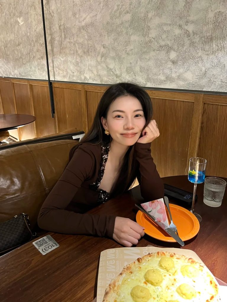 城市生活人物配图